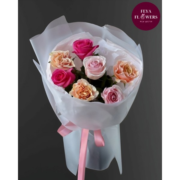 Букет из 7 микс роз